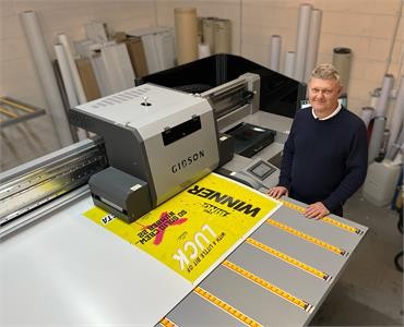 Gibson 3200 hybrid roll/flatbed printer